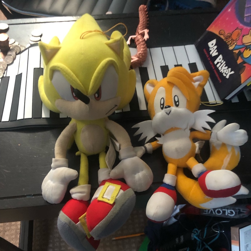 Super sonic and tails